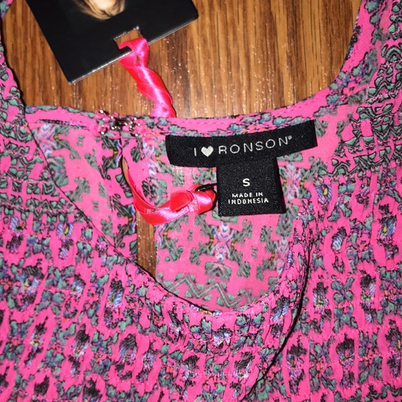 I ♥️ Ronson NWT❗️Cold Shoulder Boho Top - Picture 3 of 7